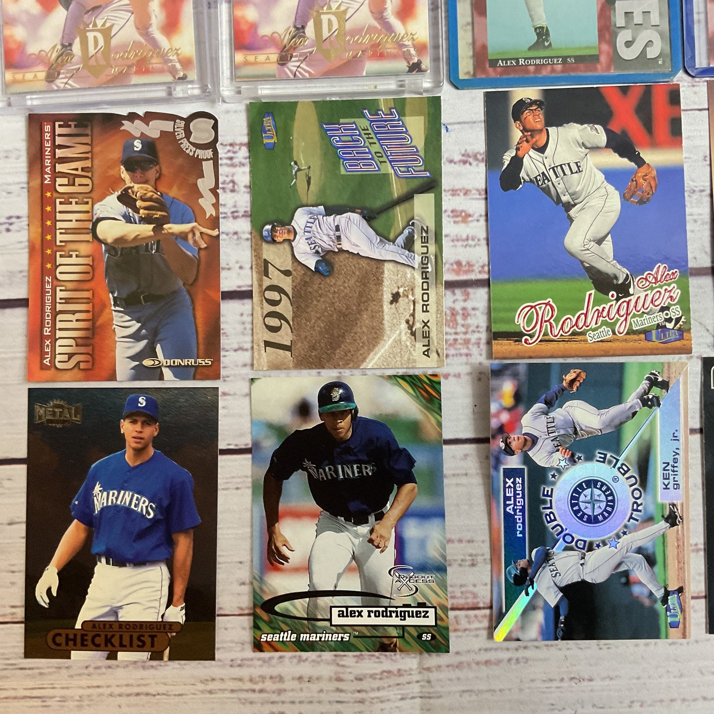 Set of 18 ALEX RODRIGUEZ Rookie and Regular Season Baseball Cards