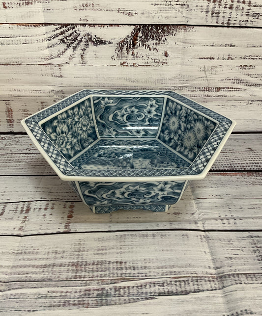 Fukagawa Japanese Chinoiserie Porcelain Macha Tea Ceremonial Bowl Blue White