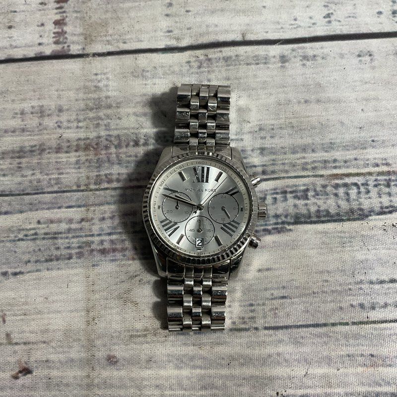 Michael Kors 5555 Silver Tone Wrist Watch - Size 40mm *FOR PARTS/REPAIR*