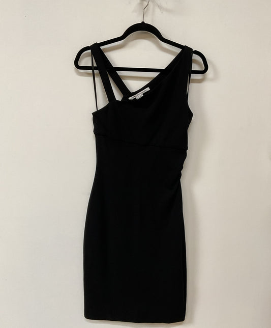 Women's Diane Von Furstenberg Black Asymmetrical dress with rouching Size 4