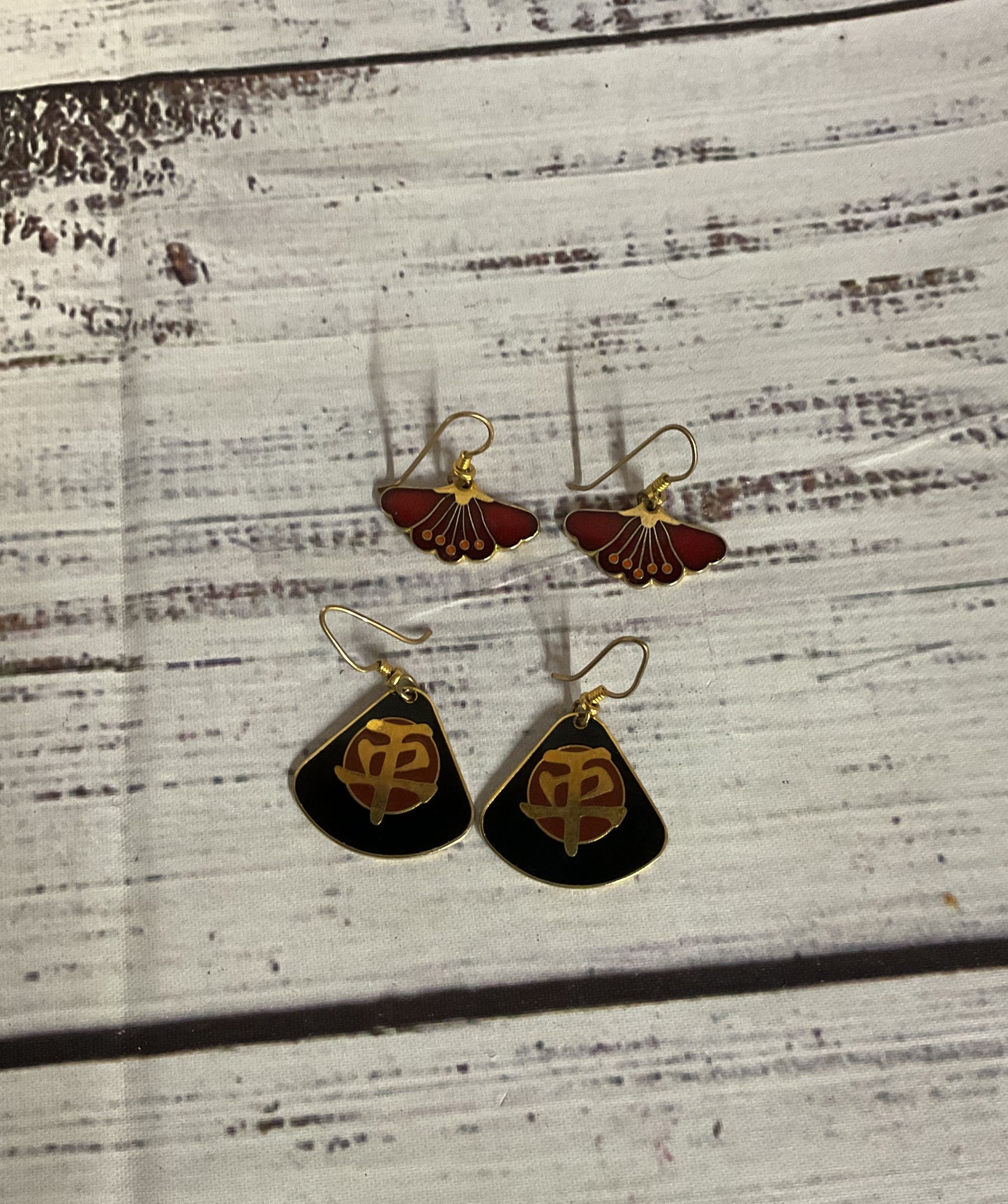 Lot 2 Signed Laurel Burch Gold Tone Vintage Enameled Drop Earrings