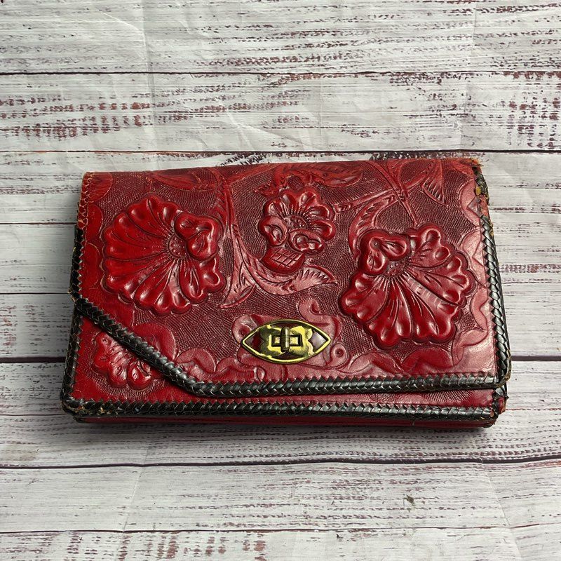 Vintage Red & Black Floral Leather Tri-Fold Clutch Purse *DAMAGED*