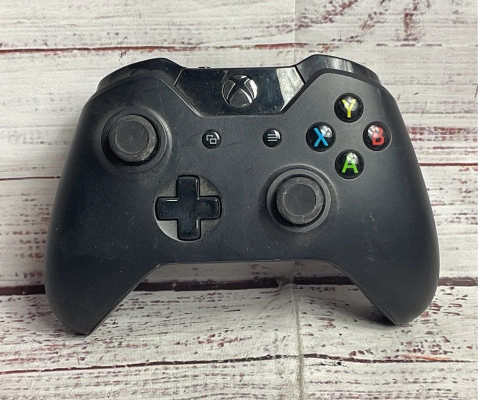 Microsoft XBox One Set of 2 Wireless Controllers Black White