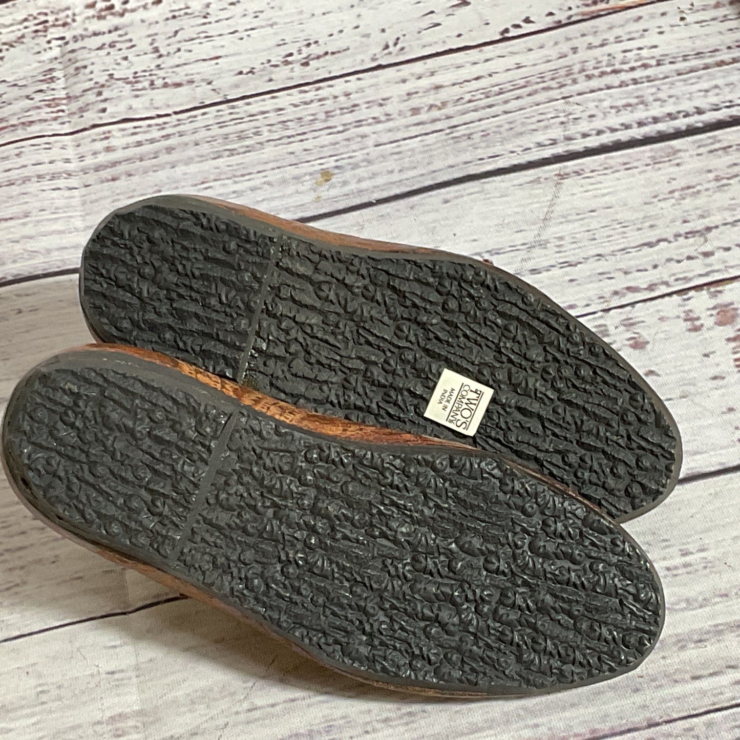 TWO'S COMPANY Brown Wingtip Shoe Figurines- 5.25"