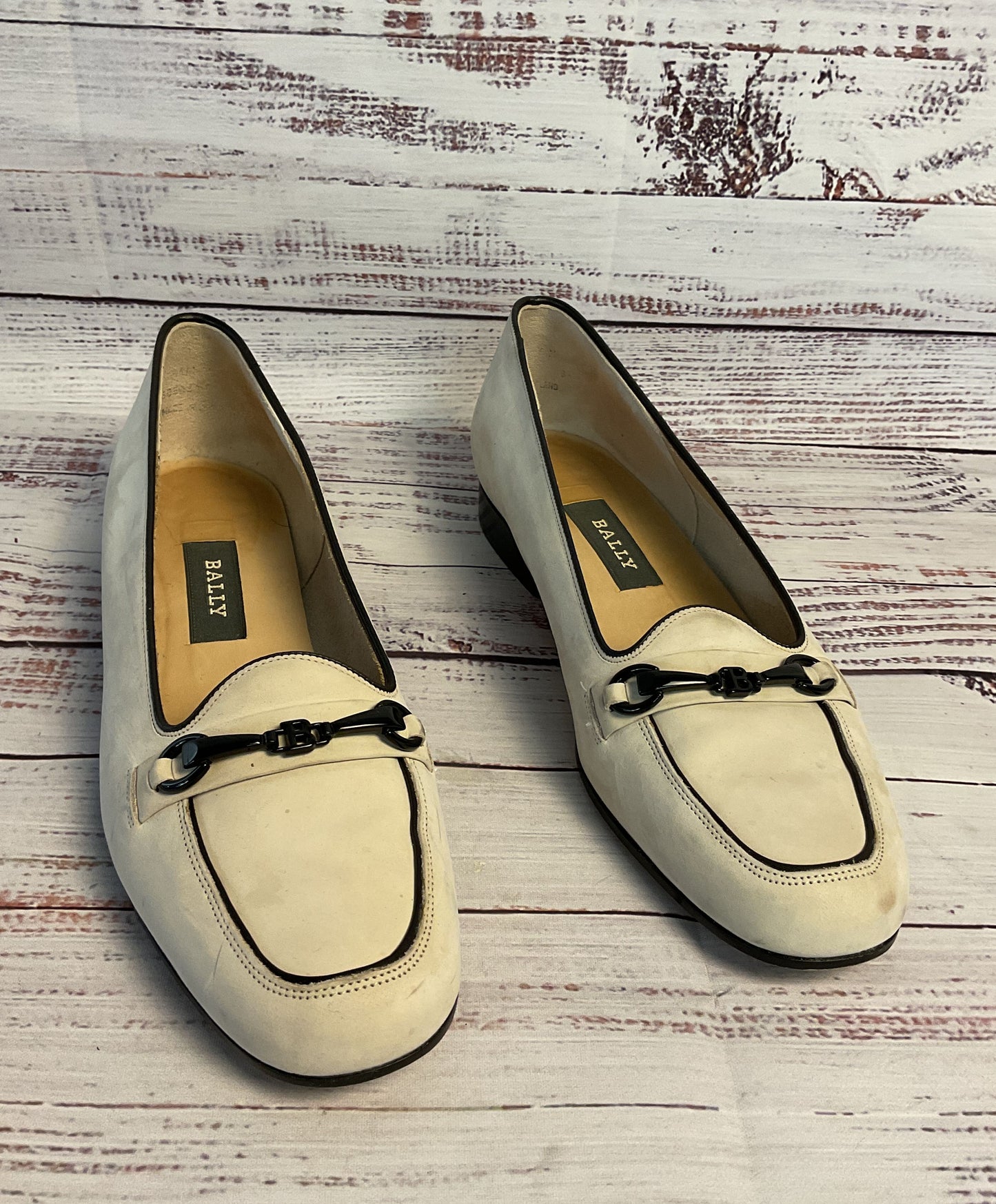 Women's Bally Off White Loafer Flat Size 8
