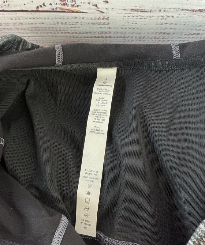 Women's Lululemon Gray & White Jacket with hood Size 4 Great Condition!