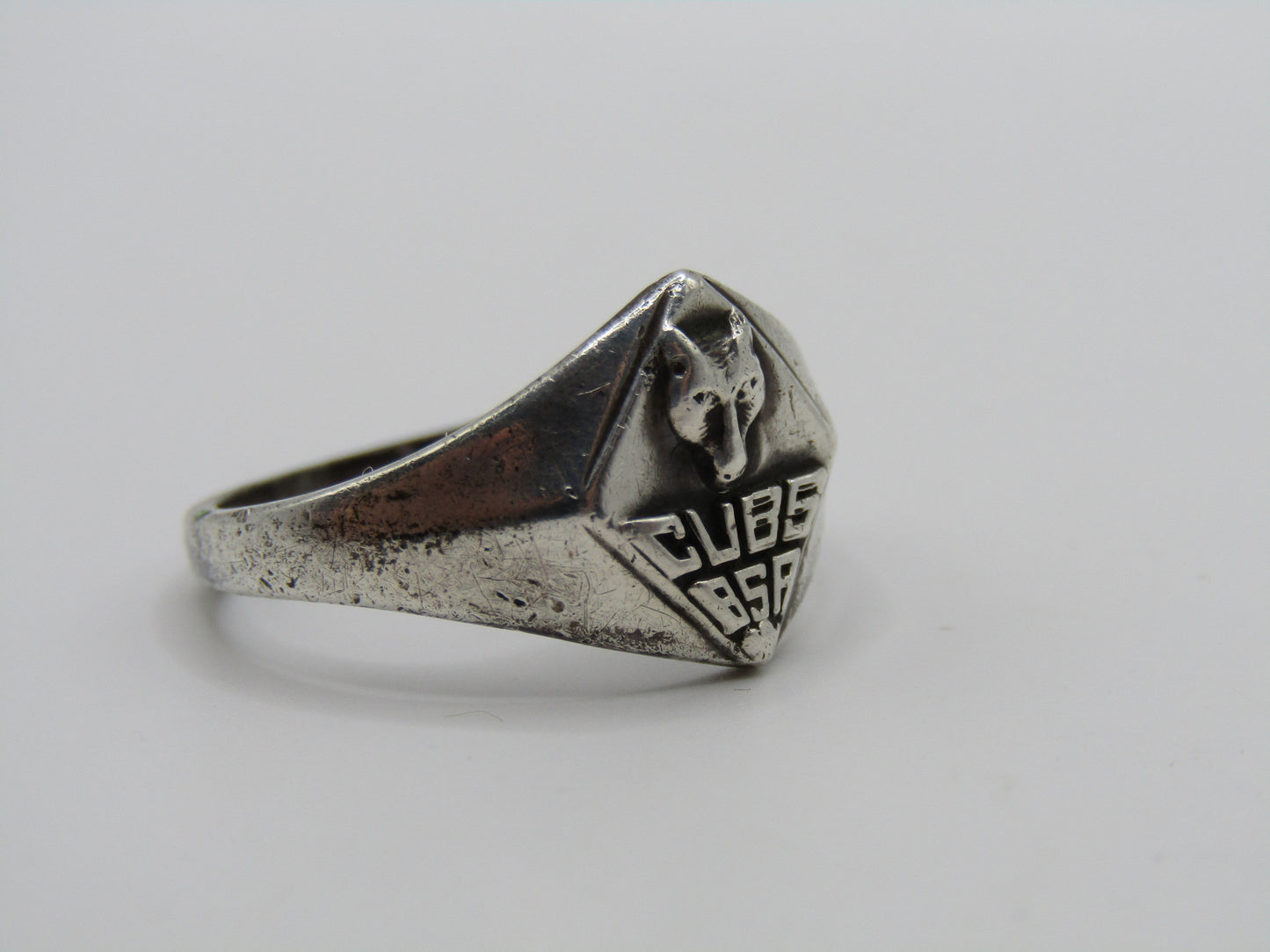 Vintage Boy Scouts of America Wolf Head Emblem Ring Size 8.5