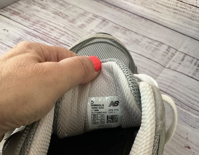 Women's New Balance 990 V5 Gray Sneakers 9.5 Retail $199