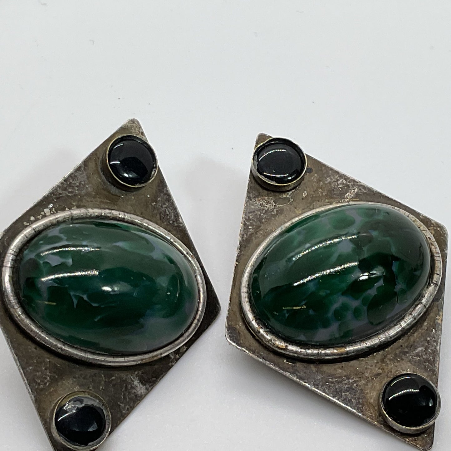 VTG. KATE HINES Silver Tone Green Stone Clip On Earrings- 2"
