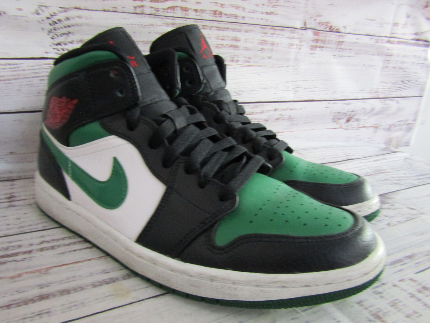Nike Air Jordan 1 Pine Green Mid-Top Sneakers Size 9.5 554724-067