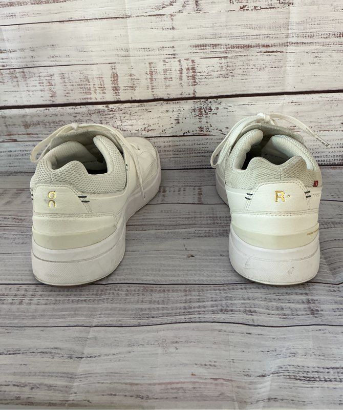 Men's On Cloud The Roger Centre Court White Sneaker Size 8.5
