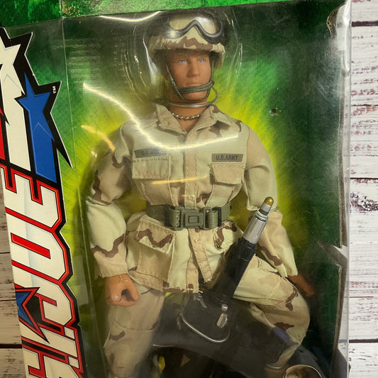 NWD 2004 HASBRO G.I. JOE MK47 Advanced Grenadier Action Figure (DAMAGED BOX)