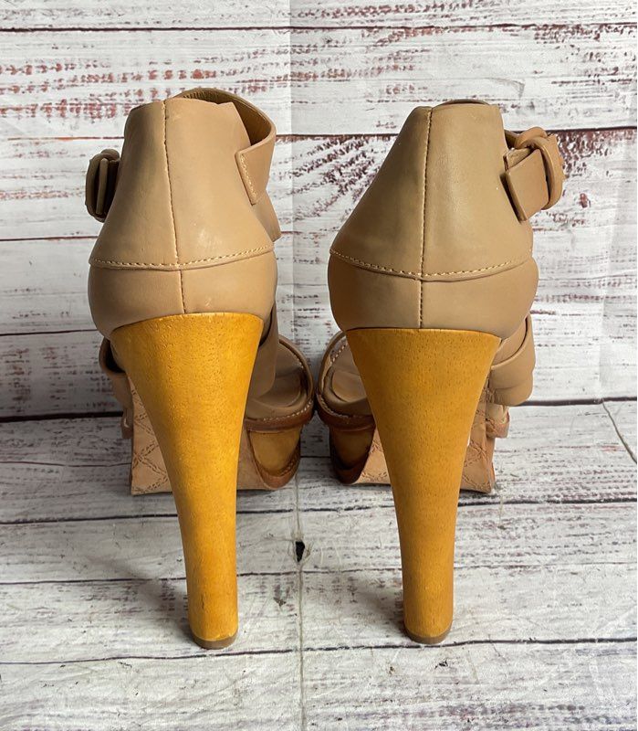 L.A.M.B Leather Anika Platform Buckle Heels Beige 10