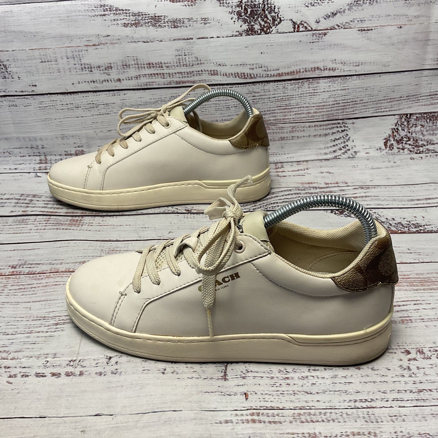 Coach Clip Low Top Beige Leather Athletic Shoe Women Size 7