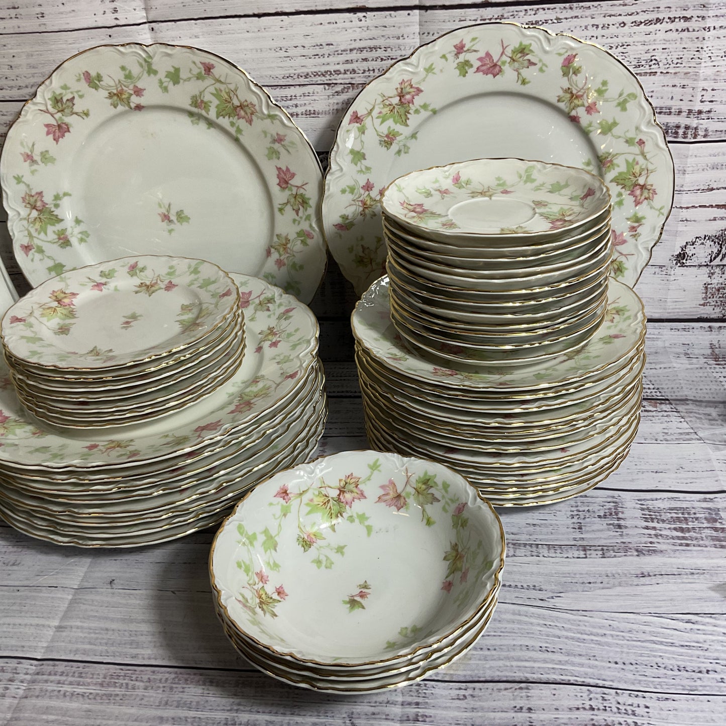 VTG. HUTSCHENREUTHER Germany "Maple Leaf" Scalloped Dish Set- 47 Pieces