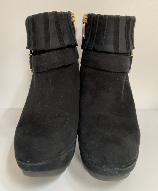 Cesare Paciotti Women's Black Suede Ankle Zip Boots Size 9 Made in Italy