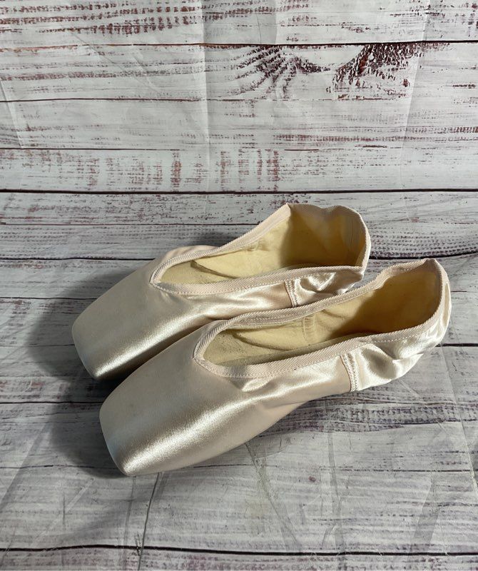 Russian Pointe Brava Pointe Shoe Pink Satin Ballet Size 42 w2 v2 MHF Dolce