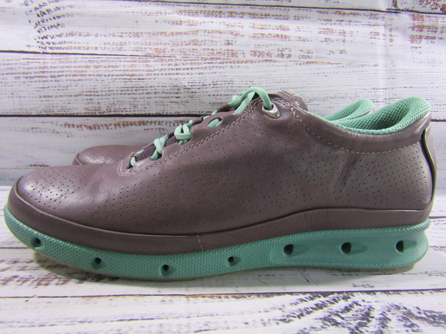 Ecco Cool Pro Women's Purple Leather Gore-Tex Waterproof Golf Shoes Size 6