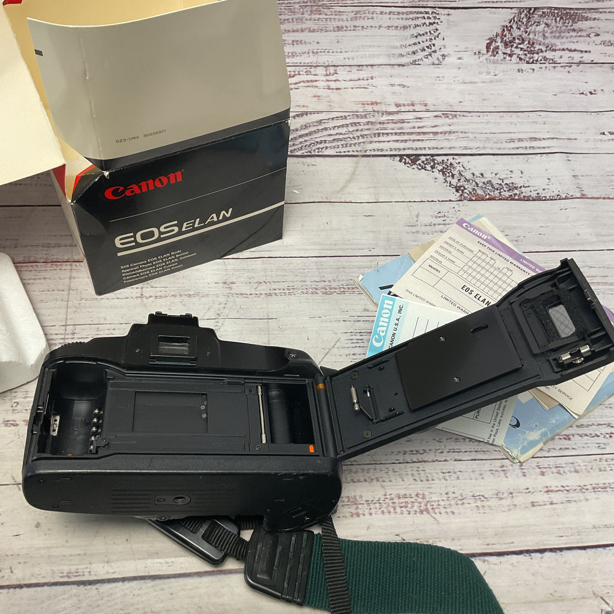 Canon EOS Elan 35mm Film SLR Camera Body Plus Box