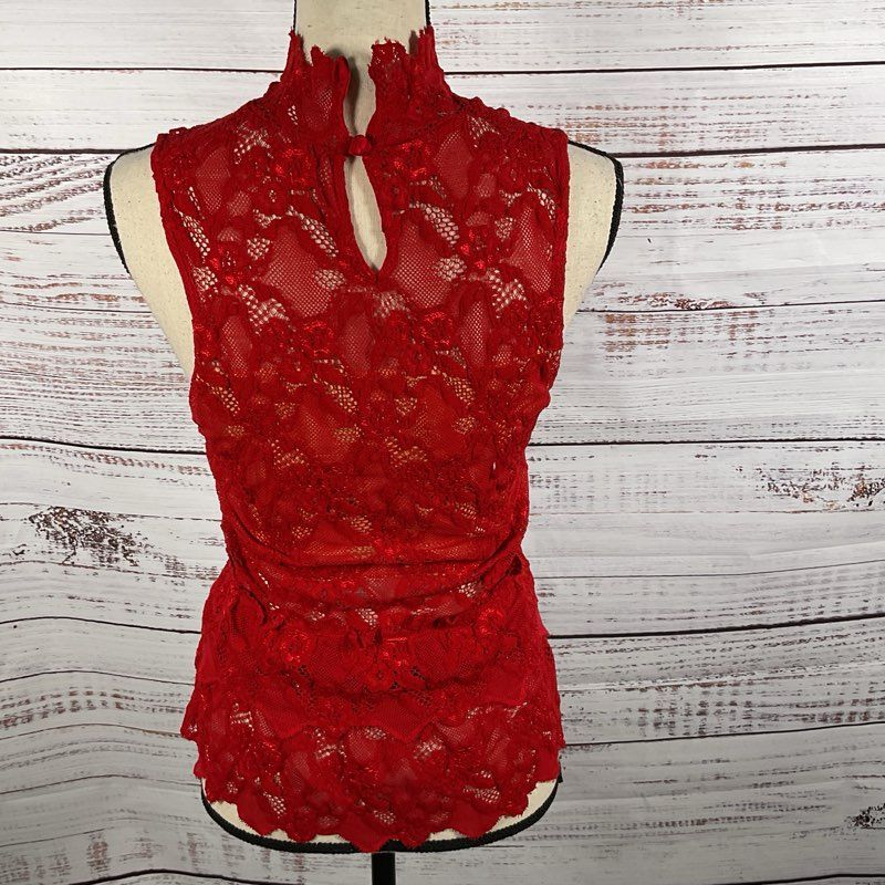NWT ANTHROPOLOGIE NIGHTCAP Women's Red Lace Turtleneck Sleeveless Blouse- SZ 4