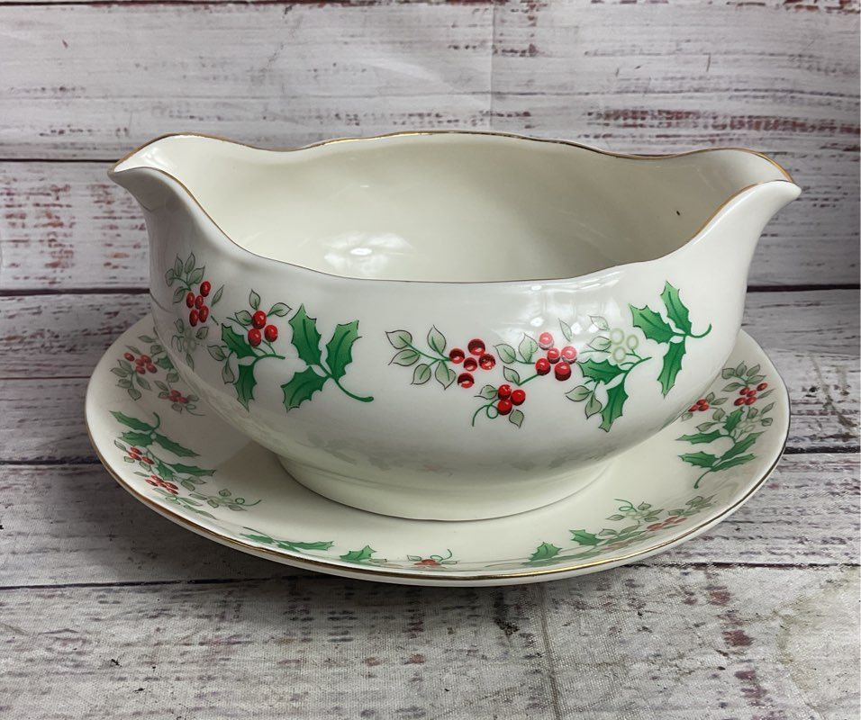 Gibson Designs Christmas Charm Delight Holiday Gravy Boat & Underplate White