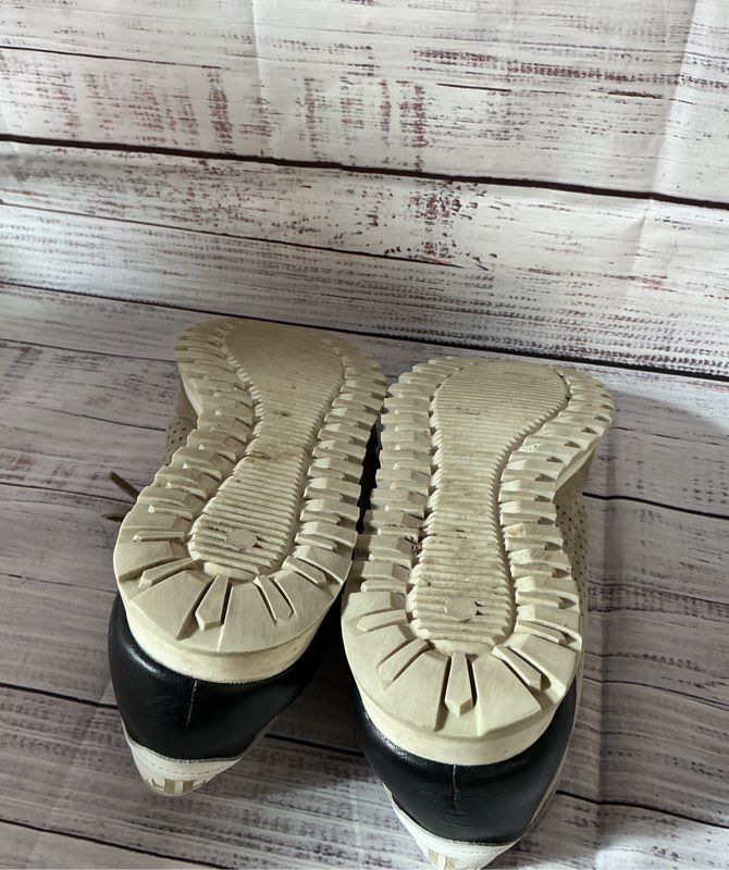 Women's Farrutx Suede Sneaker in Light Gray Size 40 US 9 Retail $149