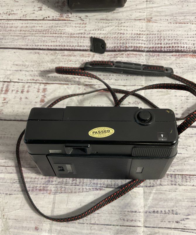 NIKON ONE TOUCH 35mm FILM CAMERA 1:2.8 With Case For Parts