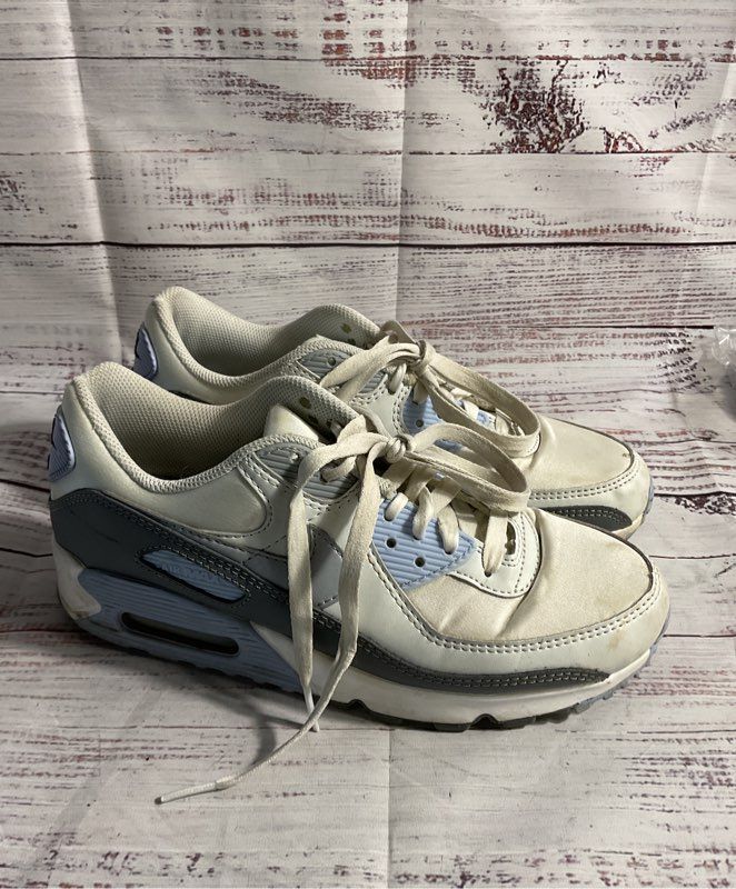 FB8570-100 Women's Nike AIR MAX 90 'WHITE WOLF GRAY PHOTON DUST' Size 8