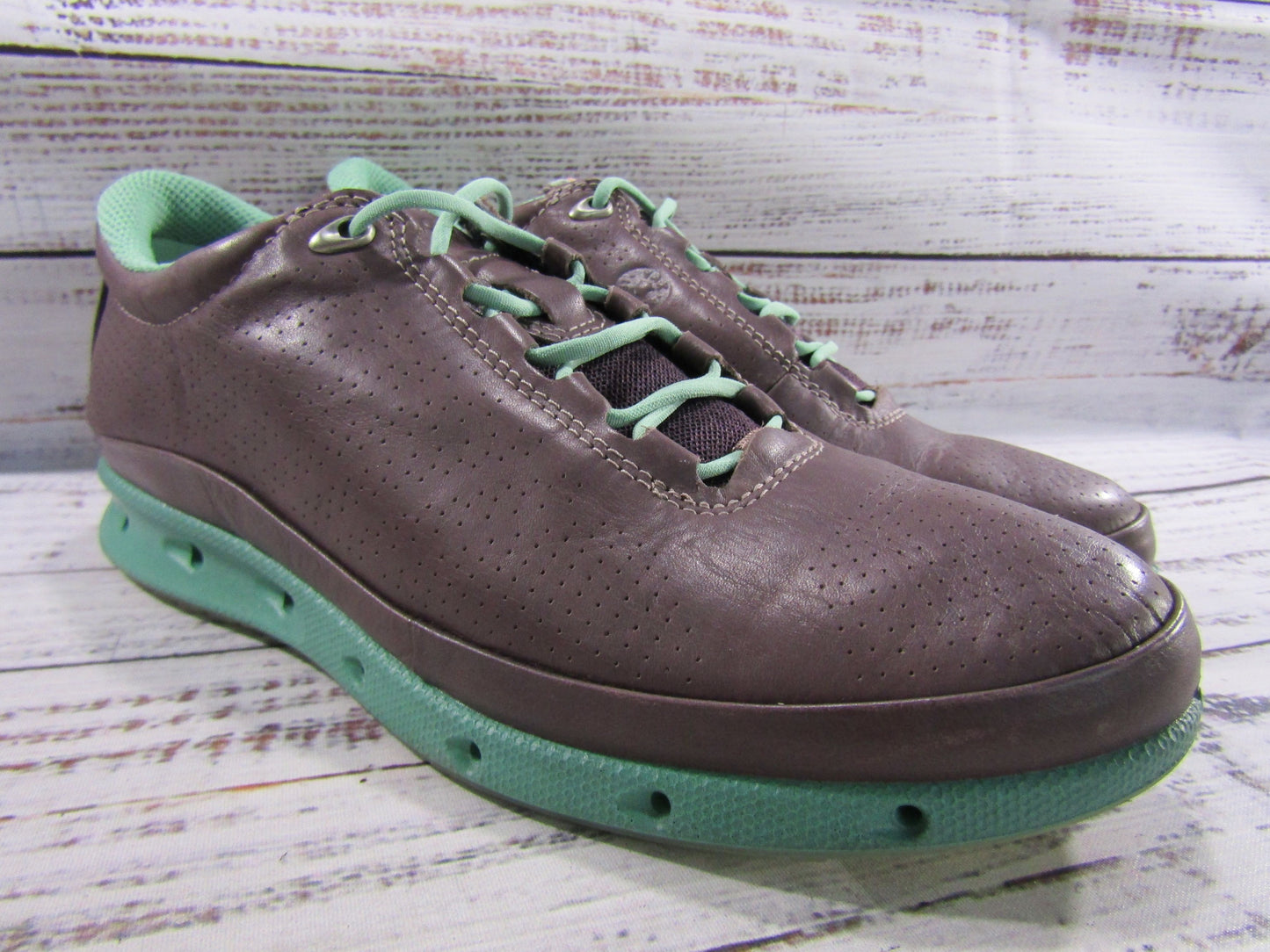 Ecco Cool Pro Women's Purple Leather Gore-Tex Waterproof Golf Shoes Size 6