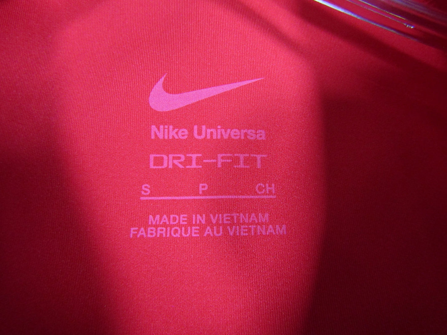 Nike Universal Women's Light Crimson Dri-Fit Short Sleeve Top Size S IO1271-696