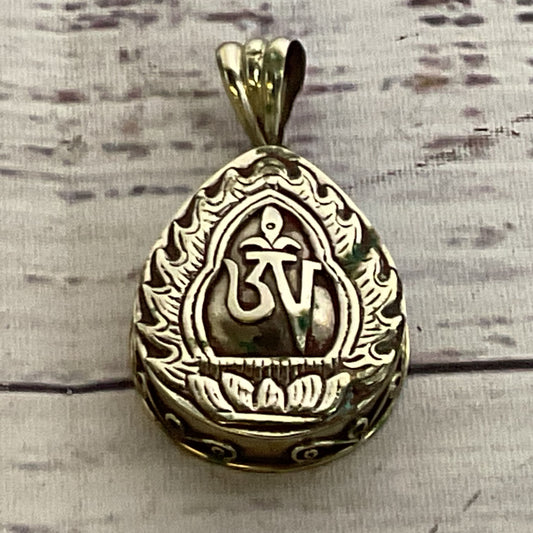 VTG./ANTIQUE Silver Tone Old Tibetan Gau Box Pendant- 1.75"