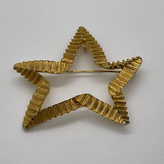 VTG. VANS Authentics Gold Tone Textured Star Brooch- 2.5"