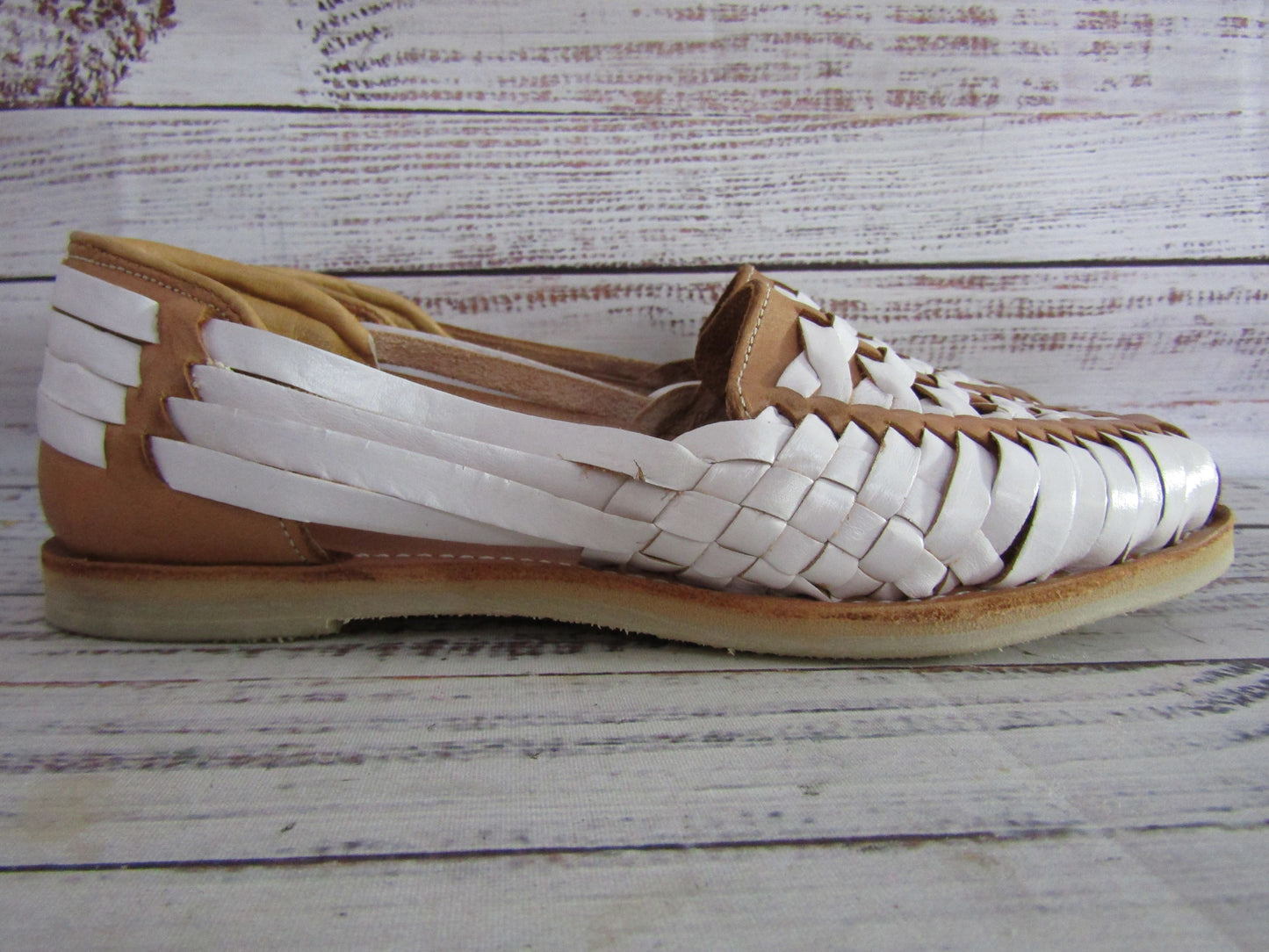 Red Hawks Women's Woven White Leather Huarache Slip-On Flats Size 6.5