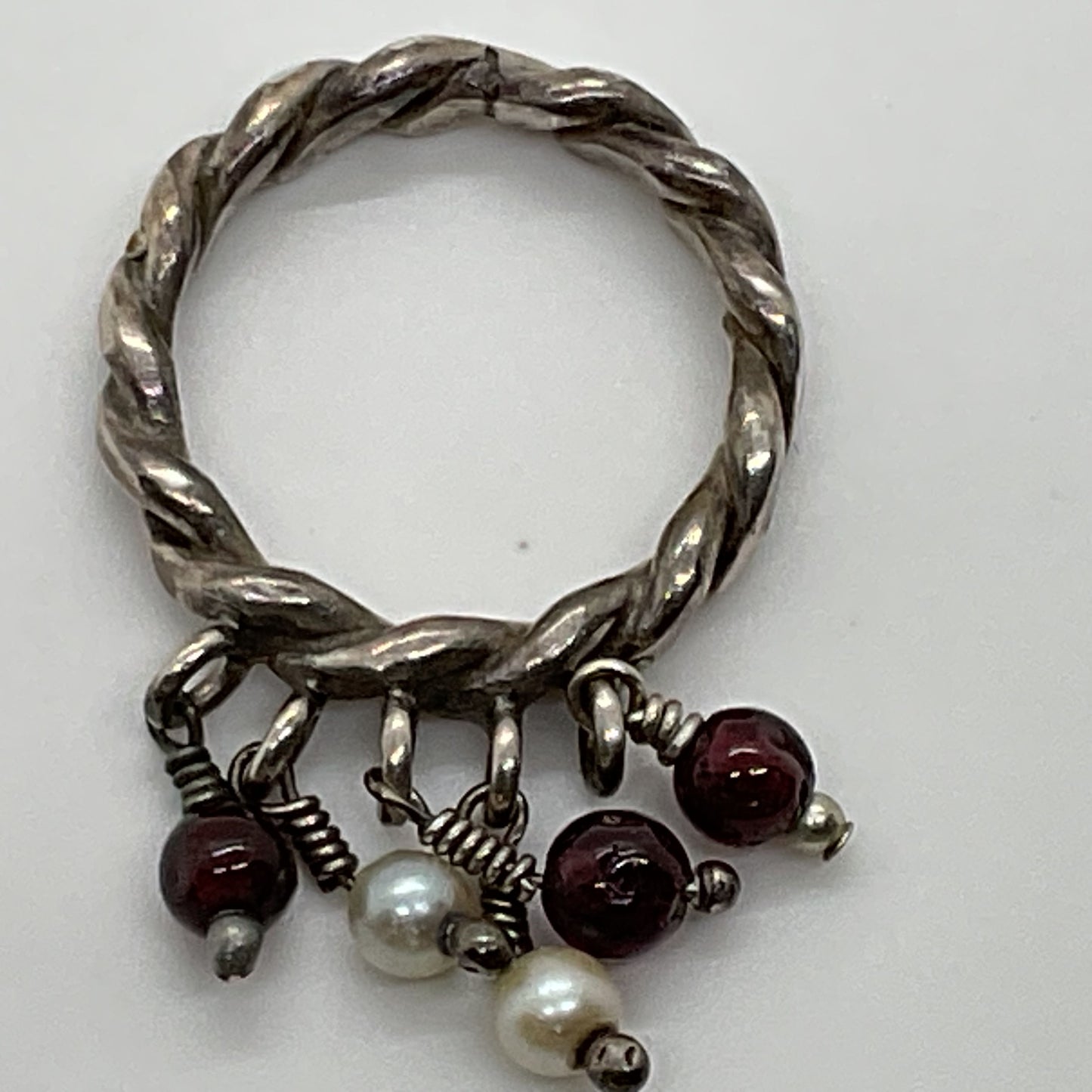 VTG. Sterling Silver Dangle Garnet & Pearl Twisted SZ 7.75 Ring- 6.0g