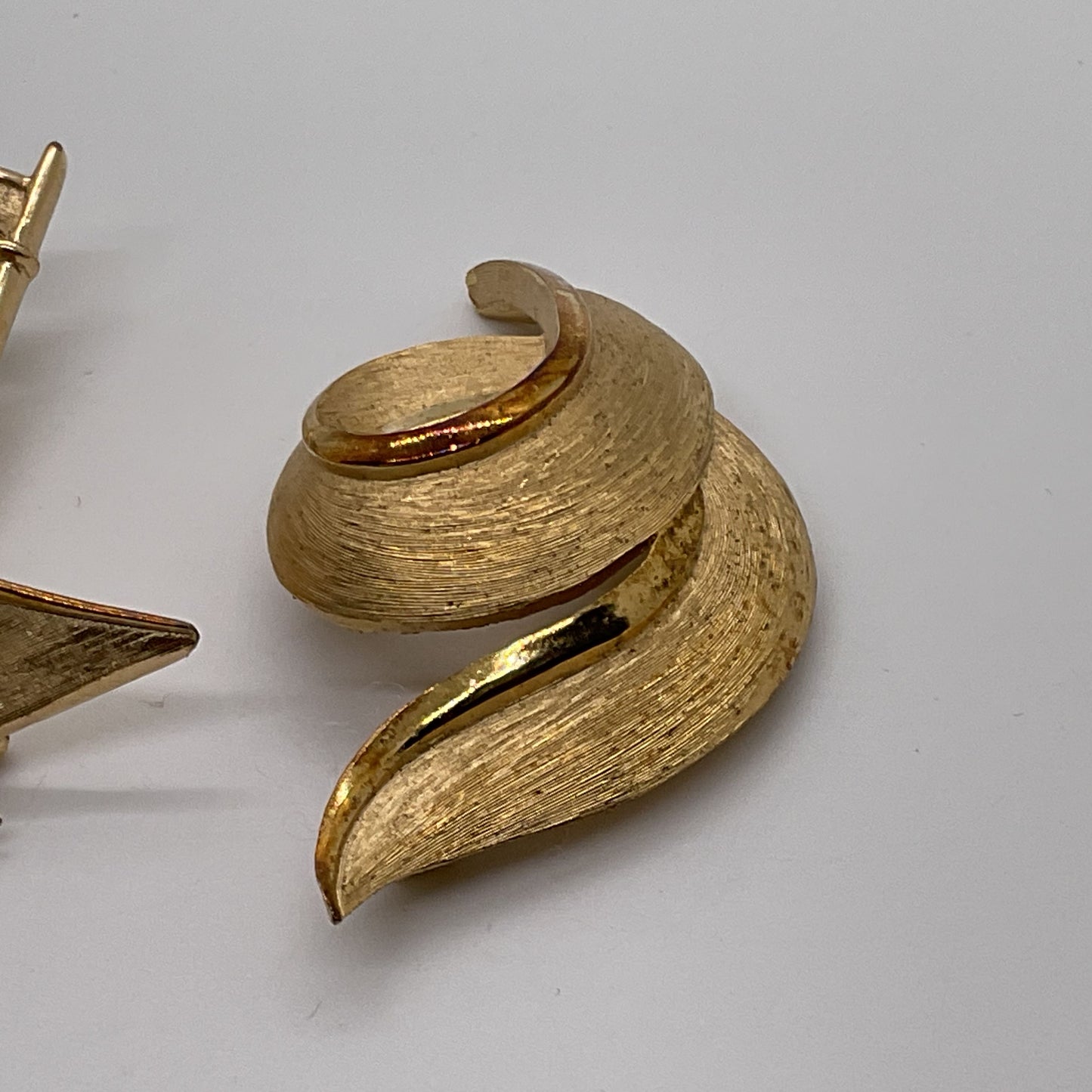 VTG. Crown TRIFARI Gold Tone Brushed 2.25" Sailboat & 2.5" Swirl Brooches