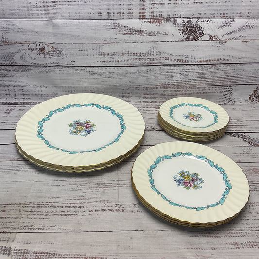 Minton Ardmore Floral Leaf Design Scalloped Edge 10 5/8", 8", 6 1/4" Lot of 11