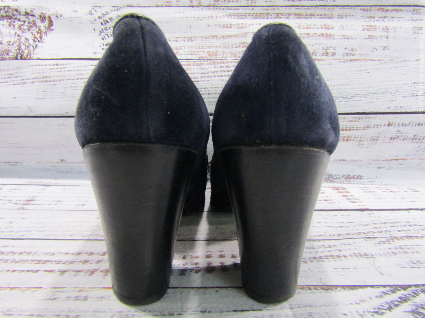 Vintage 1980's Gucci Women's Navy Blue Suede Pumps Size 4 Made in Italy