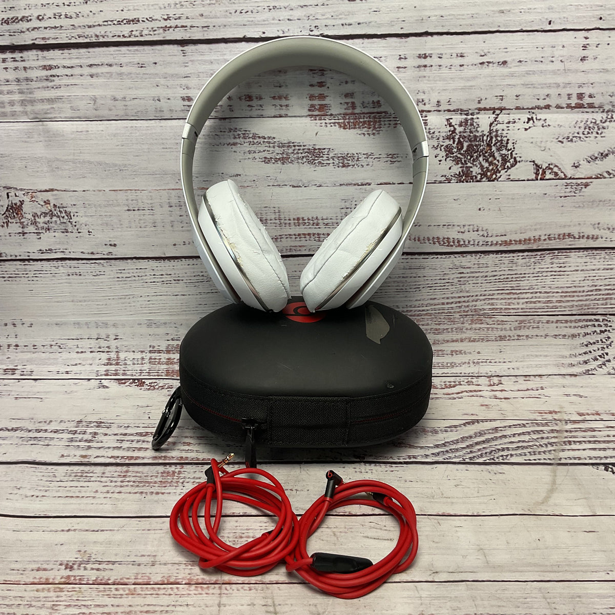 Beats Studio 2 White Over Ear Headphones Noise Cancelling B0501