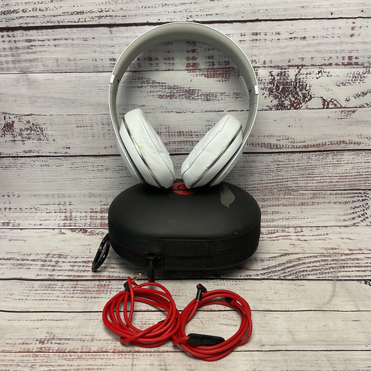 Beats Studio 2 White Over Ear Headphones Noise Cancelling B0501