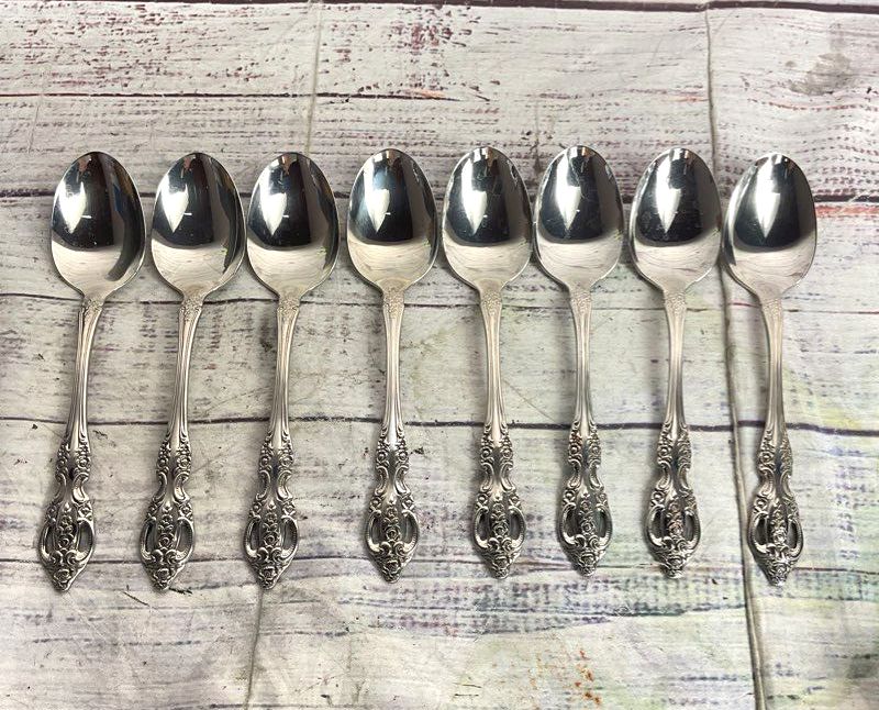 Onedia Vintage Set of 8 Renoir Pembrooke Dinner Spoons Stainless Steel