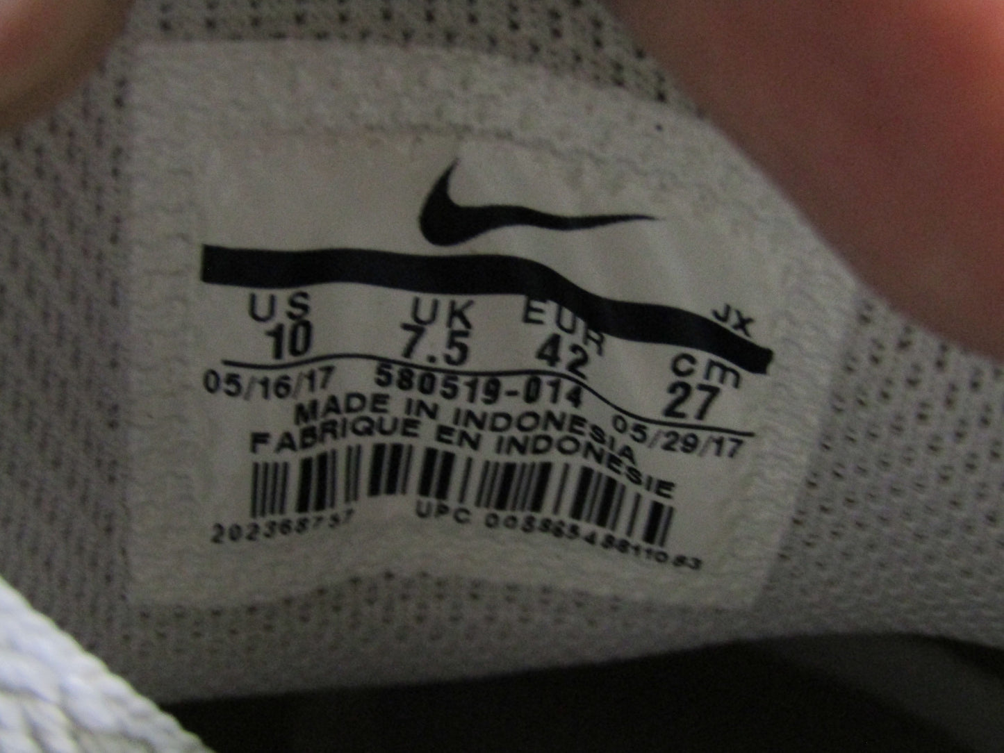 Nike Air Max IVO Pure Platinum Women's Low Top Sneakers Size 10 580519-014