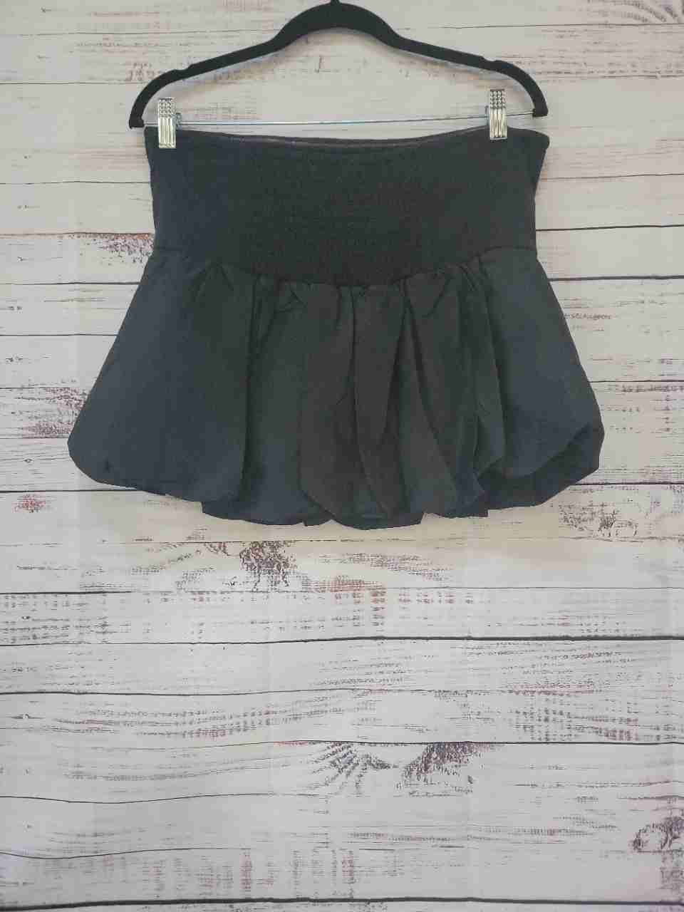 NWT Women's Anthropologie Black Tube Top w/balloon style bottom Size M