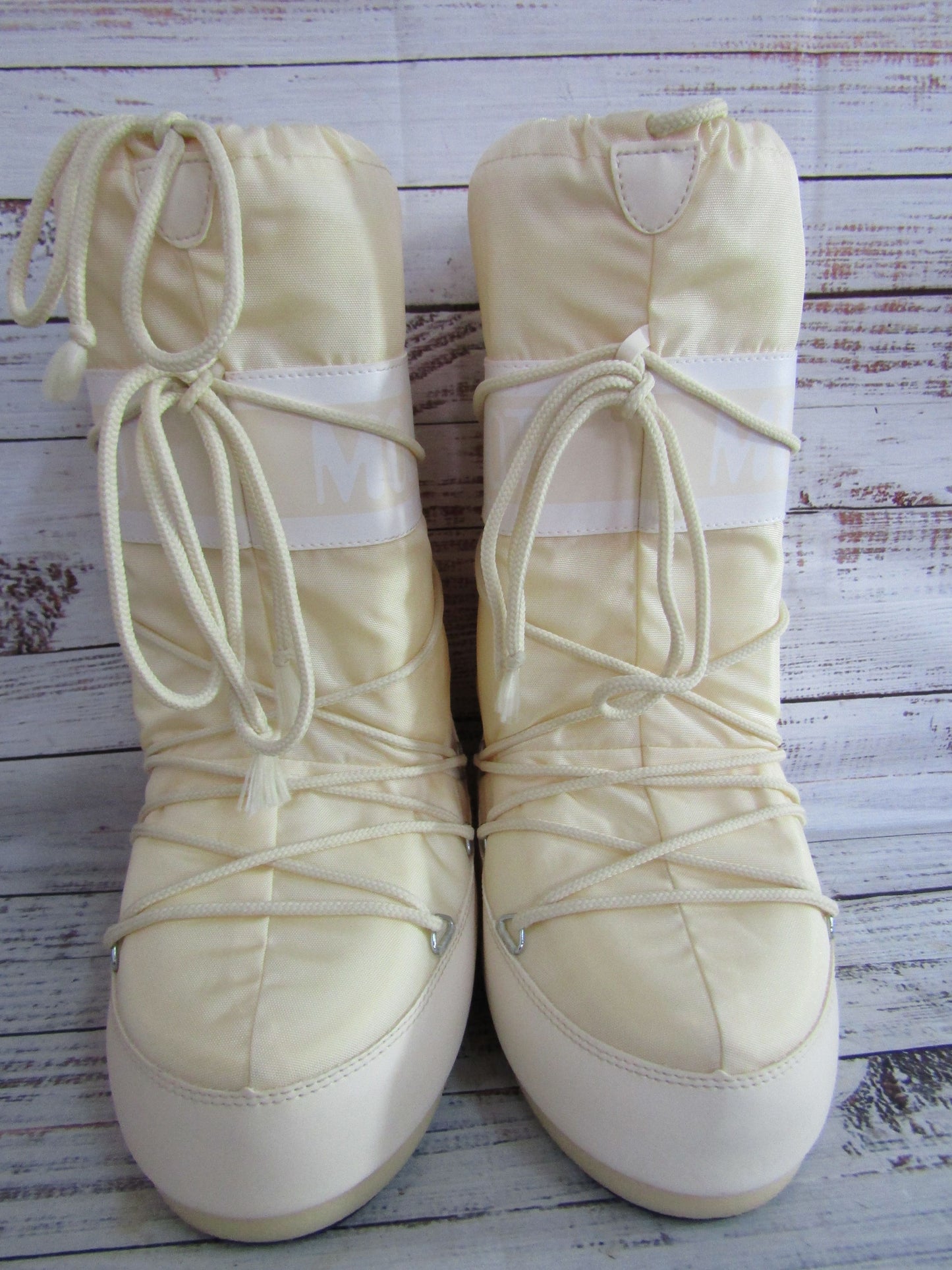 Moon Boots Icon Women's Cream Nylon Boots Size 6