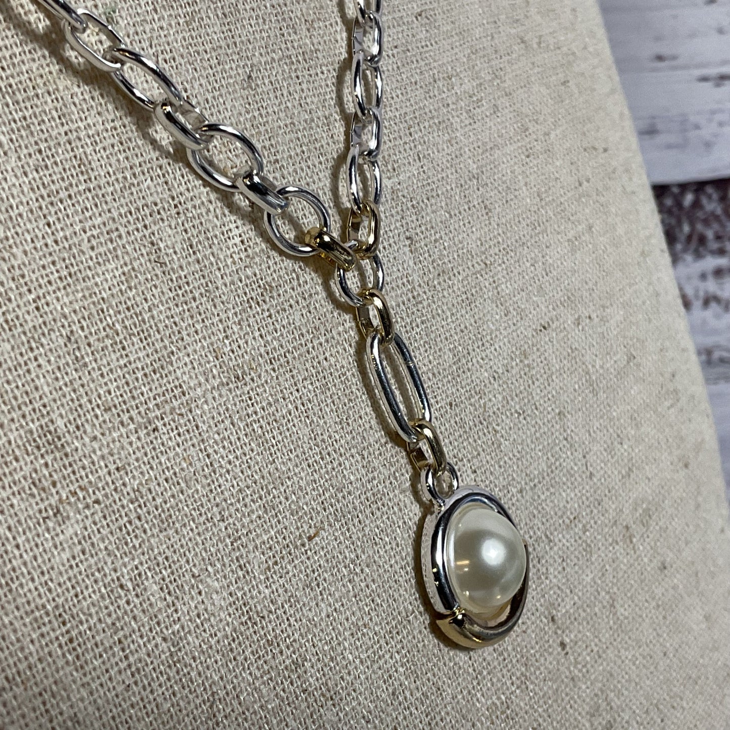 NWT ANNE KLEIN Silver Tone Faux Pearl Dangle Pendant Necklace- 22"