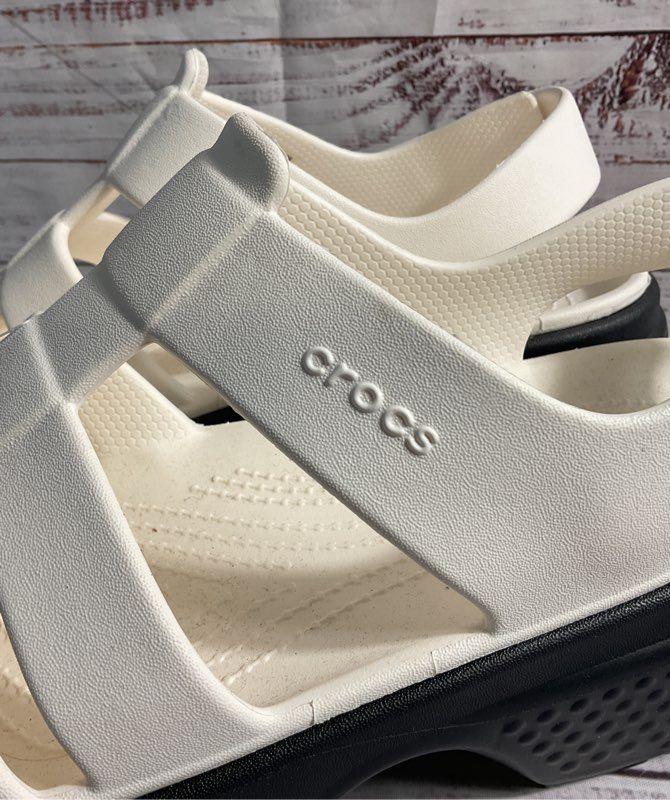 NEW Crocs Stomp Fisherman Sandal White Size 9M 11W