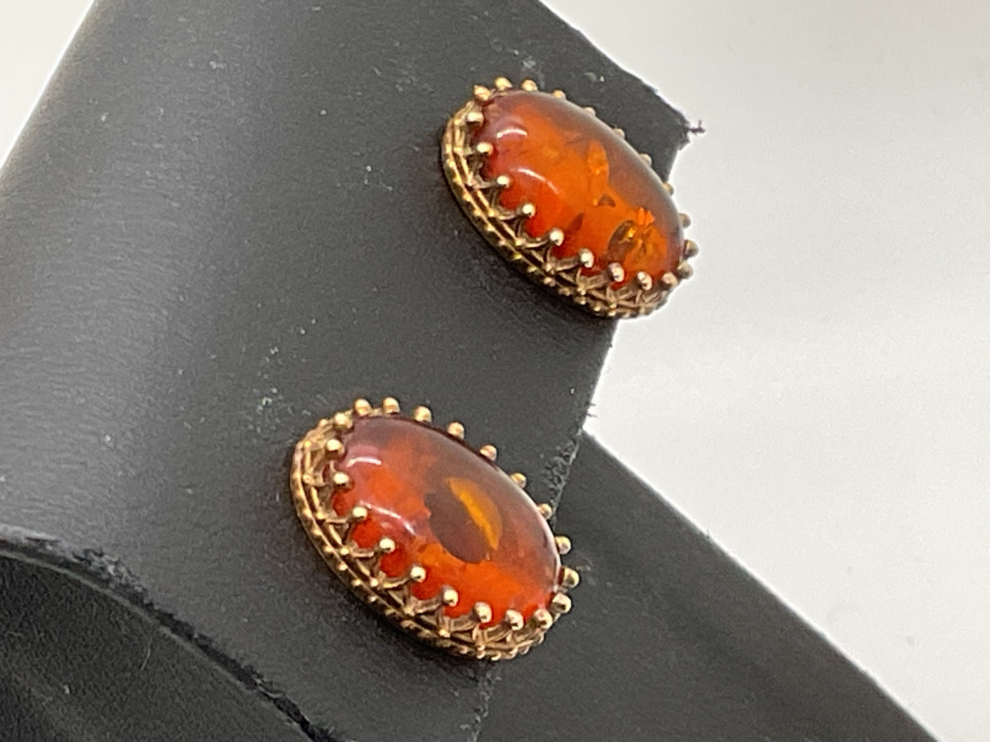 10K Yellow Gold Baltic Amber 5/8" Oval Stud Earrings- 3.28g