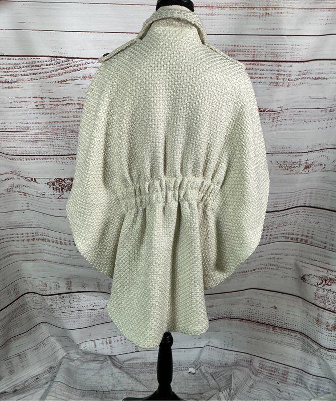 Women's Roz & Ali Ivory Cape/Poncho Coat Size 14/16