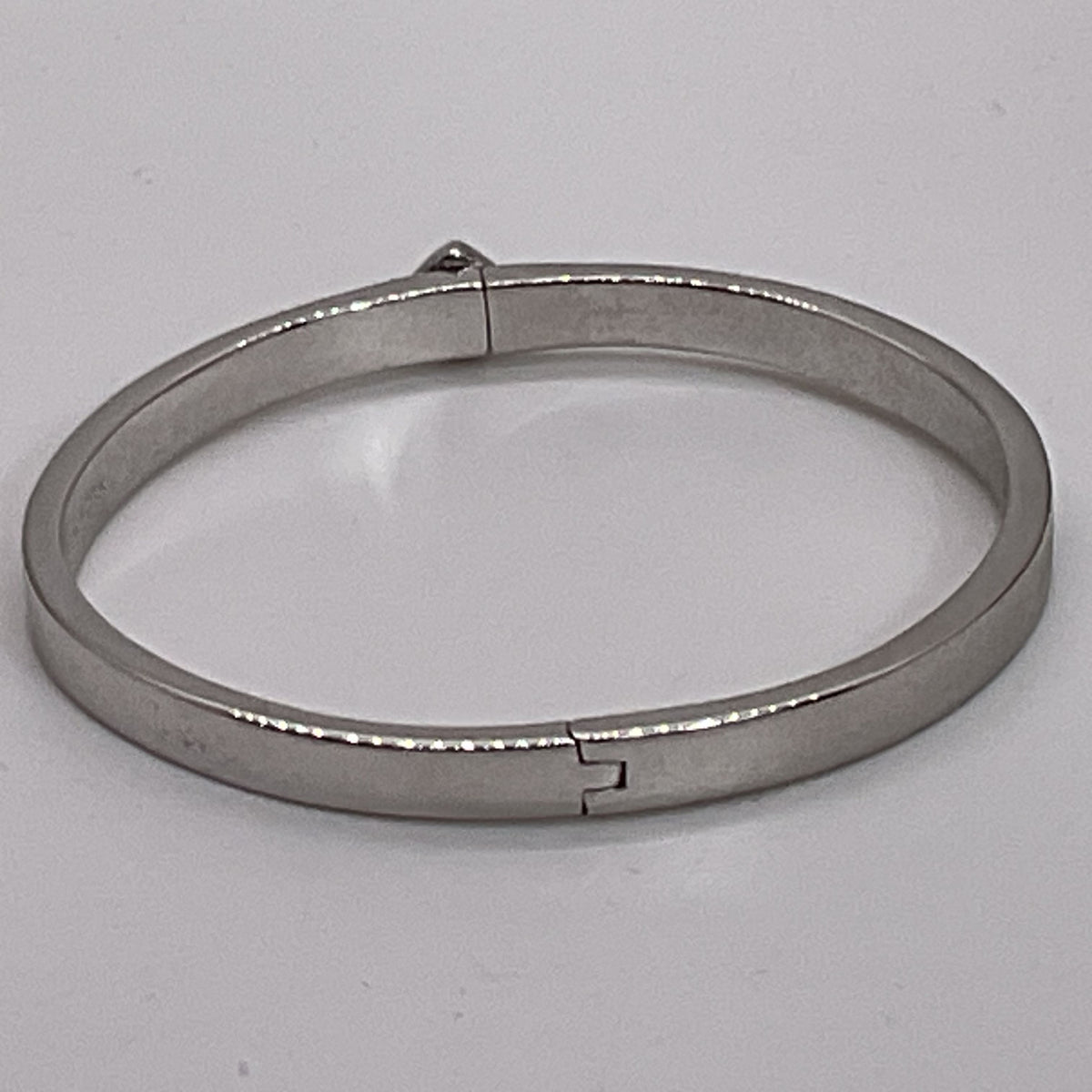 KATE SPADE Silver Tone Spade Detail Hinge Bangle Bracelet