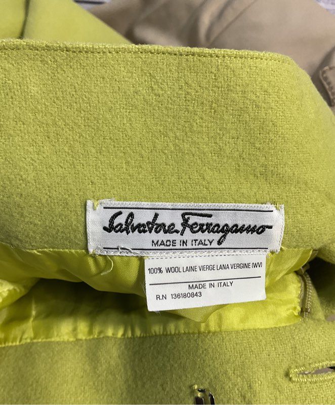 Women's Salvatore Ferragamo Green 100% Wool Skirt Size 26 Waist