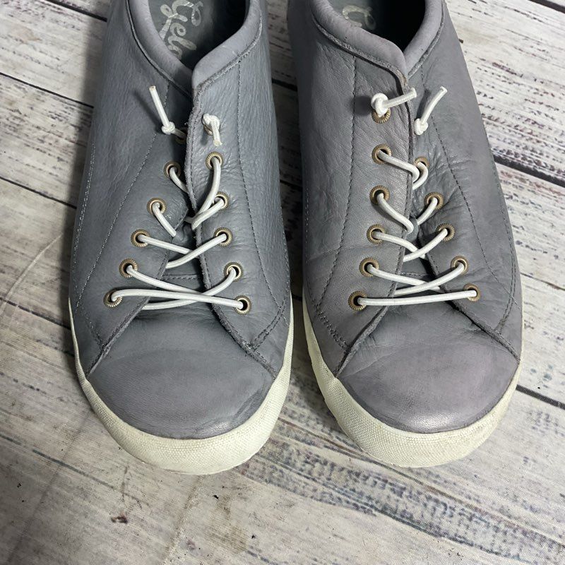 Gelato Tessa 2 Grey Leather Slip-On Sneaker Casual Shoe Women 7.5 US